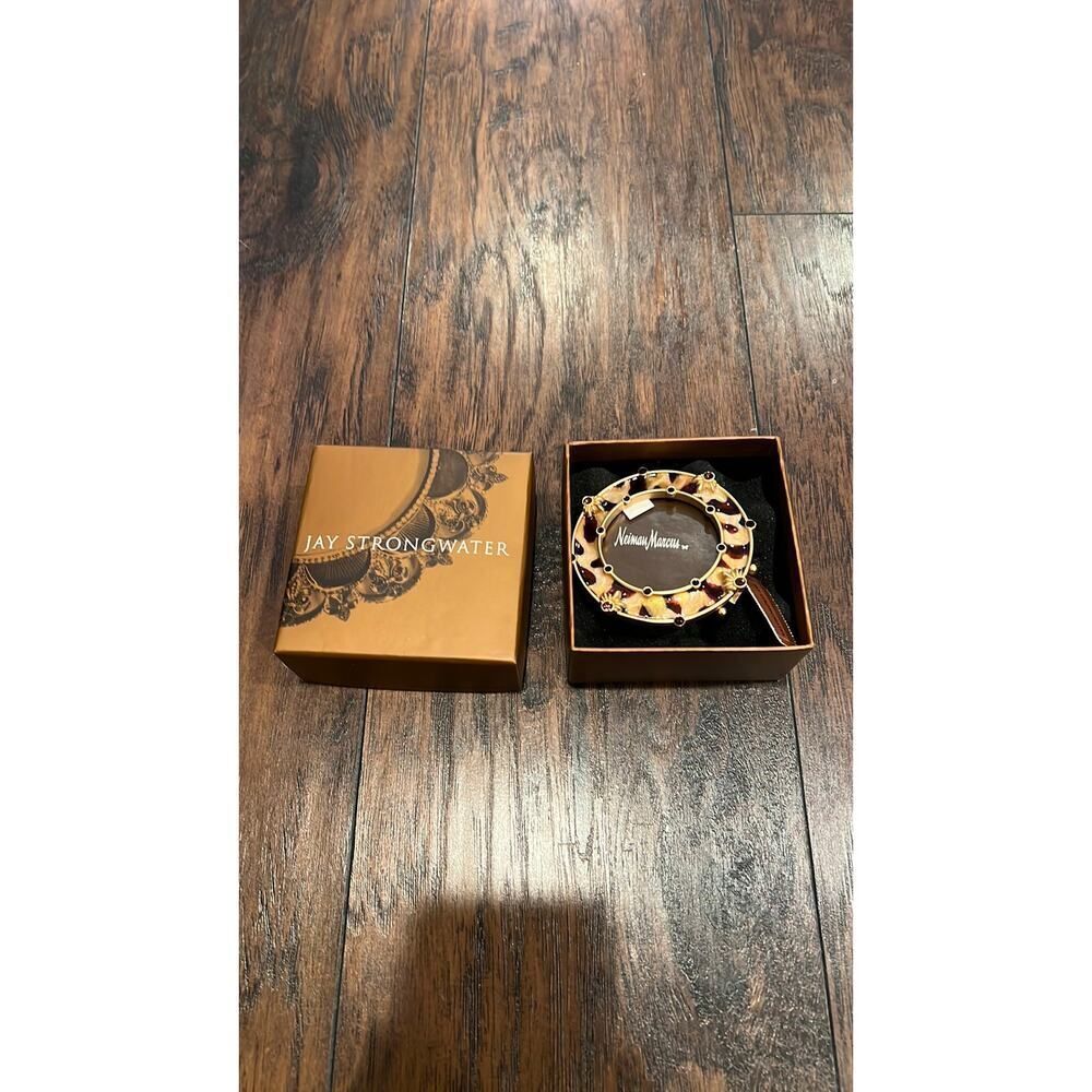 Jay Strongwater Round Picture Frame Animal Print Enamel & Stone New In Box ~ 3"
